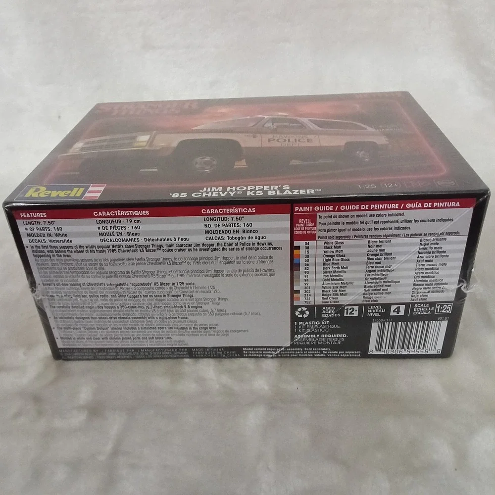 Revell Stranger Things Jim Hopper 85 Chevy K5 Blazer Model Kit 1:25 14558 NEW